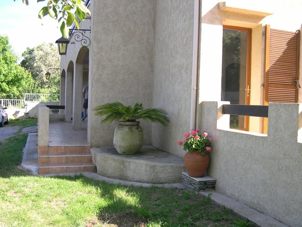 Bas De Villa Chez Mr.Girolami Dominique Coventry Exterior foto